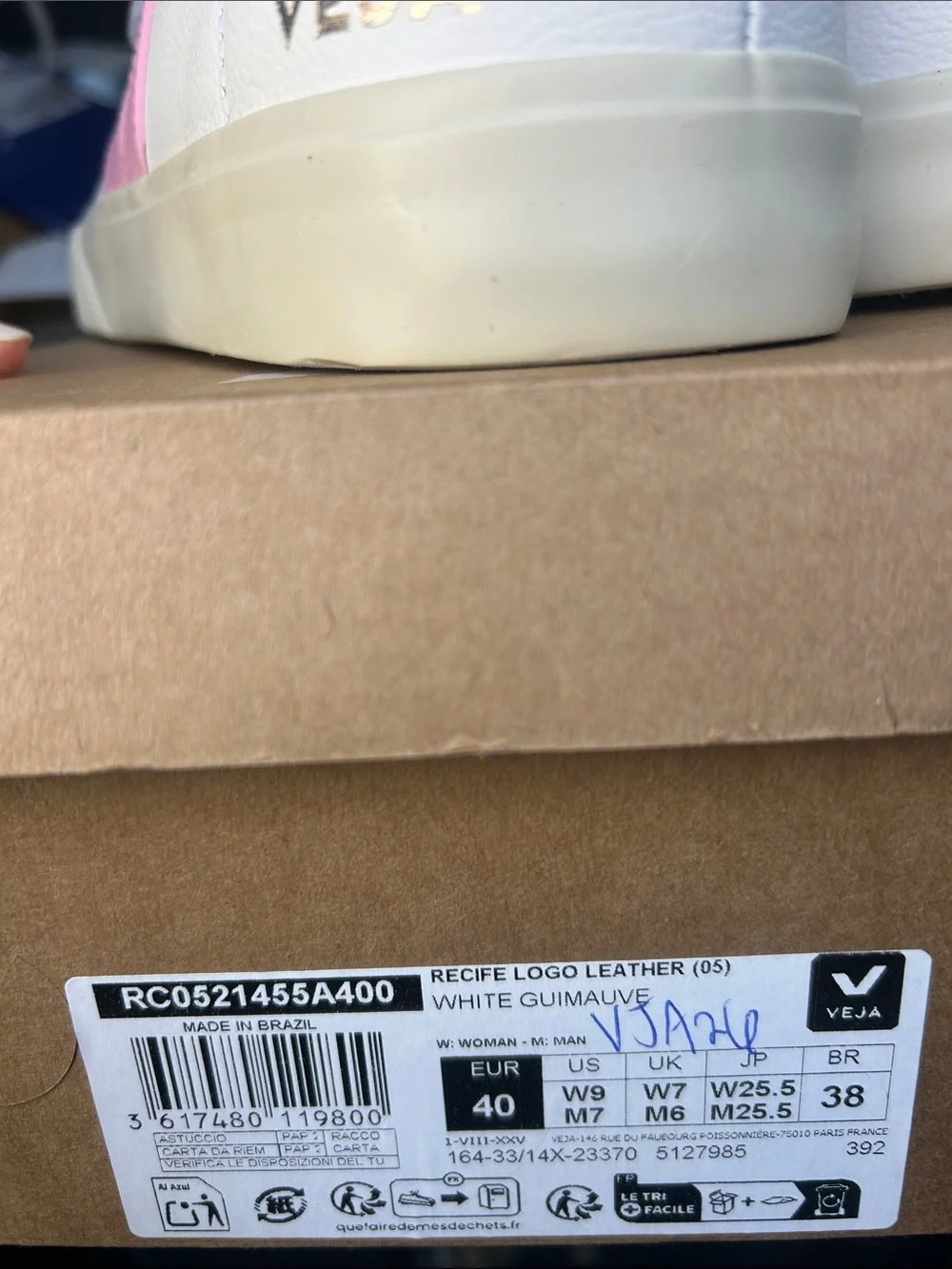 New Veja women’s White Sneakers with Pink V size 9